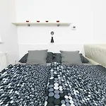 Апартаменты Ruby Private Sauna Retreat *
