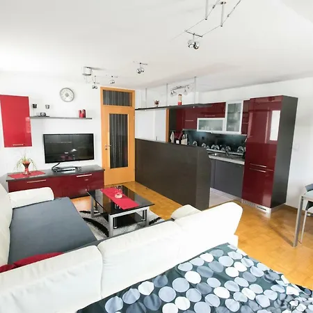 דירה Luxurious Ruby With Sauna *