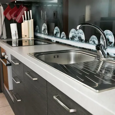 Lägenhet Luxurious Ruby With Sauna